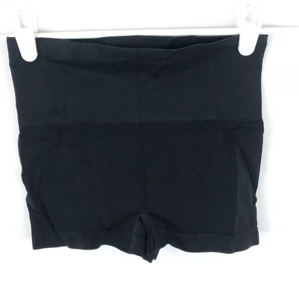 Spanx Women’s Black Everyday Shaping Panty Size Small